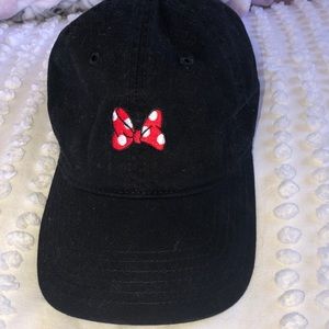 Black baseball hat with Minnie Mouse bow